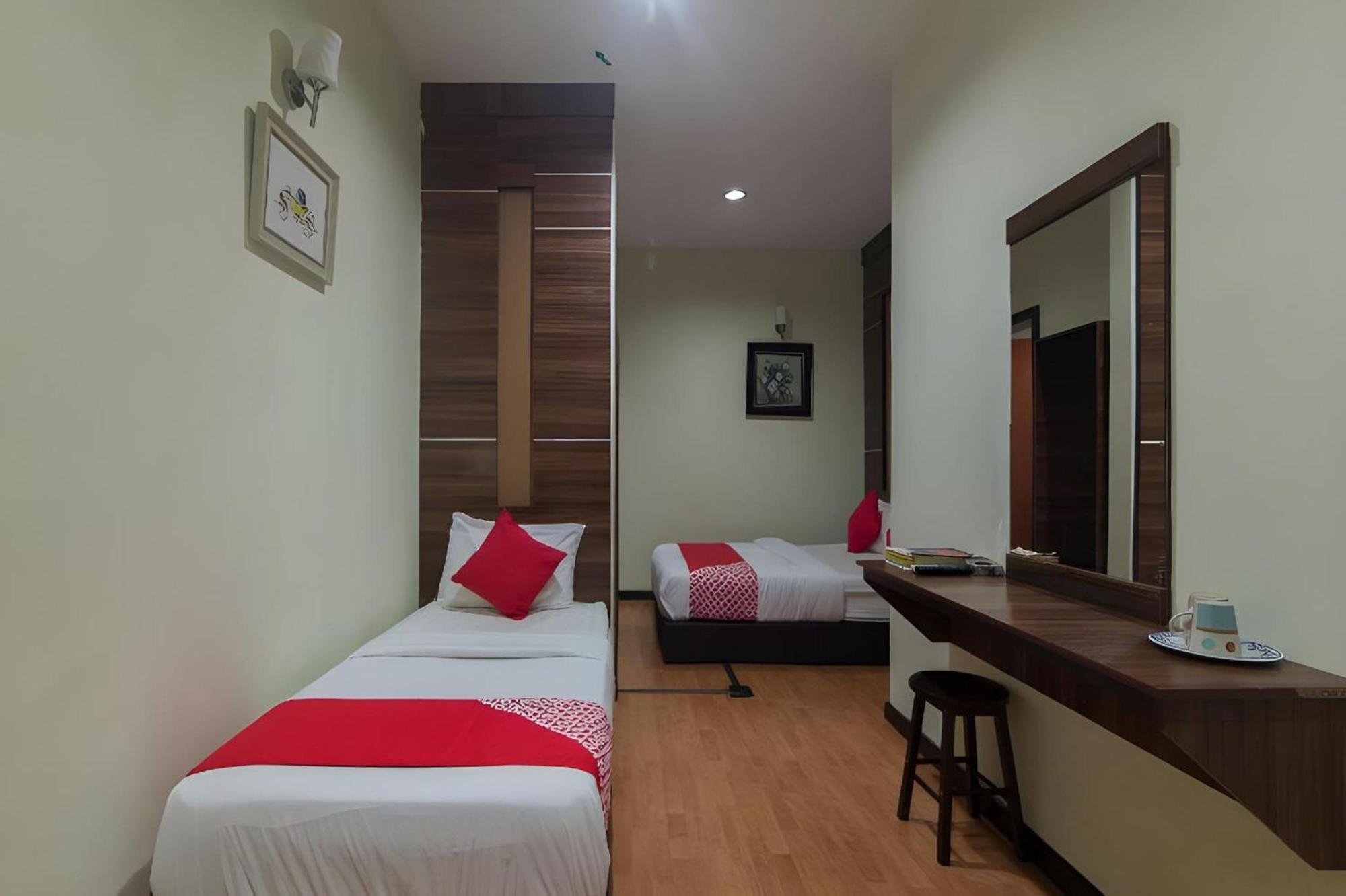 שאה אלאם Capital O 812 Hotel Smc Seksyen 13 מראה חיצוני תמונה